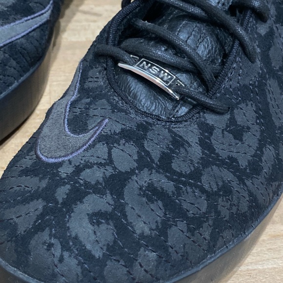 Nike Air Lebron XI NSW Lifestyle Black Size 12 616766-003 Animal Pattern - Picture 4 of 14